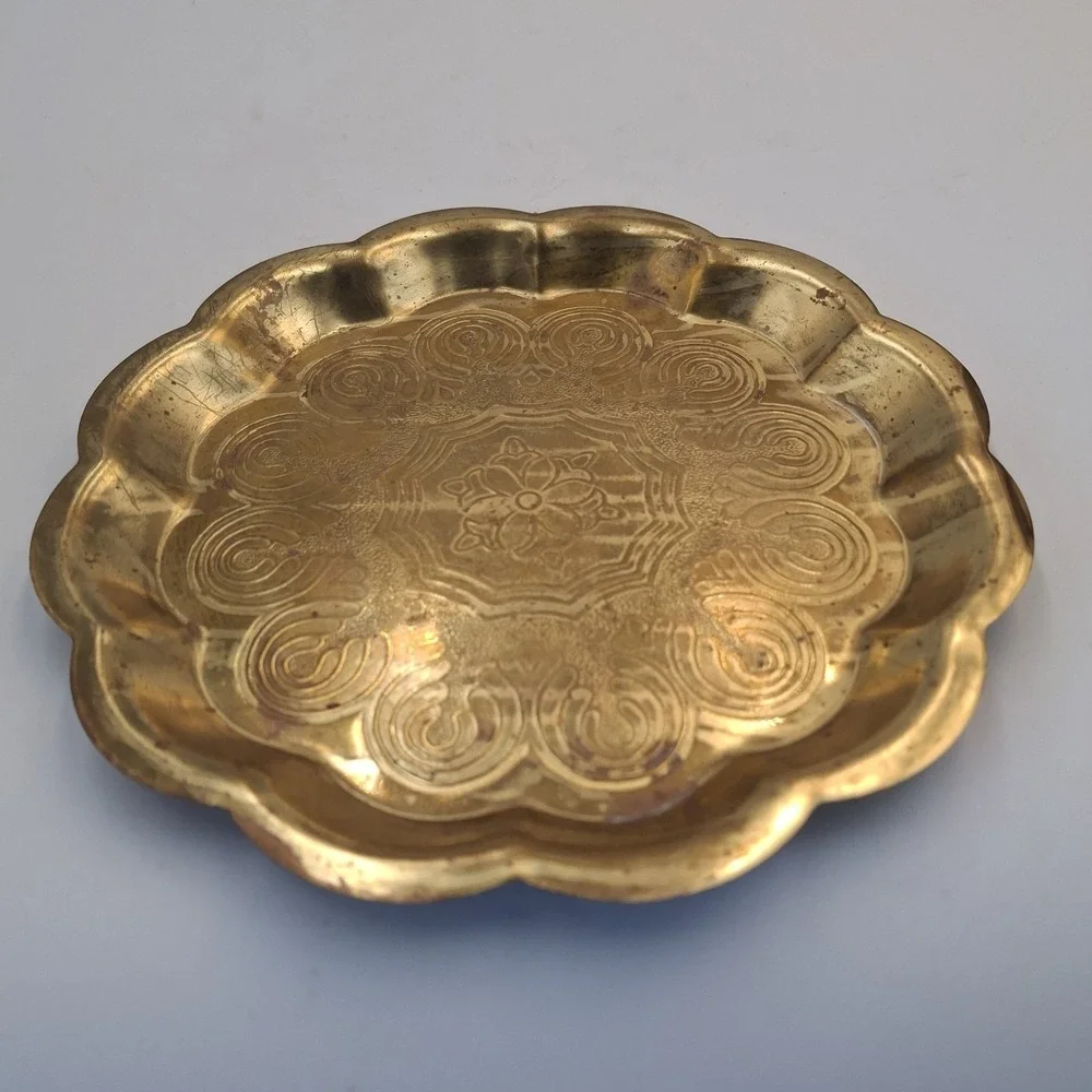 Brass Scalloped Dish Tray Etched Floral Swirl Valet Trinket Catchall Vtg 6.5